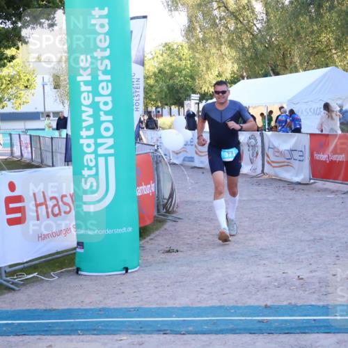 07.09.2025 - 19. Norderstedt Triathlon Zöllner http://msf.ph/oto/8782135 07.09.2025 17:48:46 Ziel 371 meine-sportfotos.de