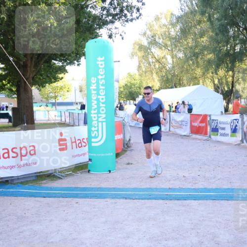 07.09.2025 - 19. Norderstedt Triathlon Zöllner http://msf.ph/oto/8782152 07.09.2025 17:48:47 Ziel 371 meine-sportfotos.de