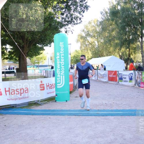 07.09.2025 - 19. Norderstedt Triathlon Zöllner http://msf.ph/oto/8782159 07.09.2025 17:48:48 Ziel 371 meine-sportfotos.de