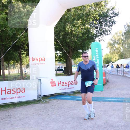 07.09.2025 - 19. Norderstedt Triathlon Zöllner http://msf.ph/oto/8782187 07.09.2025 17:48:49 Ziel 371 meine-sportfotos.de
