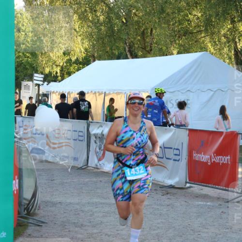 07.09.2025 - 19. Norderstedt Triathlon Zöllner http://msf.ph/oto/8782221 07.09.2025 17:49:35 Ziel 1432 meine-sportfotos.de