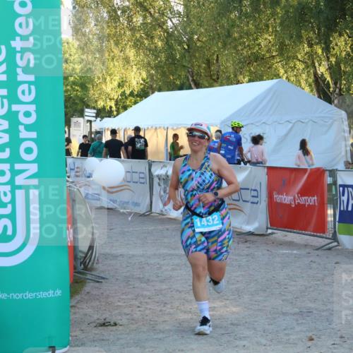 07.09.2025 - 19. Norderstedt Triathlon Zöllner http://msf.ph/oto/8782224 07.09.2025 17:49:36 Ziel 1432 meine-sportfotos.de