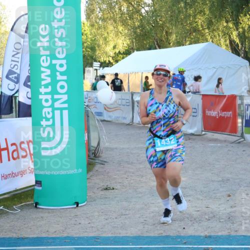07.09.2025 - 19. Norderstedt Triathlon Zöllner http://msf.ph/oto/8782238 07.09.2025 17:49:37 Ziel 1432 meine-sportfotos.de