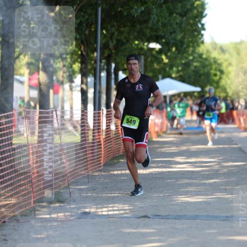 07.09.2025 - 19. Norderstedt Triathlon Michael Strokosch http://msf.ph/oto/8782299 07.09.2025 16:09:46 Laufen 442, 549, 939 meine-sportfotos.de