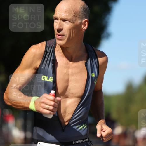 07.09.2025 - 19. Norderstedt Triathlon Michael Strokosch http://msf.ph/oto/8782318 07.09.2025 15:13:48 Laufen 986, 1457 meine-sportfotos.de