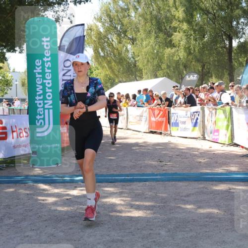 07.09.2025 - 19. Norderstedt Triathlon Zöllner http://msf.ph/oto/8782327 07.09.2025 13:00:11 Ziel 214, 1327, 1343 meine-sportfotos.de