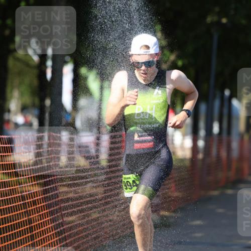 07.09.2025 - 19. Norderstedt Triathlon Michael Strokosch http://msf.ph/oto/8782331 07.09.2025 15:13:51 Laufen 986 meine-sportfotos.de