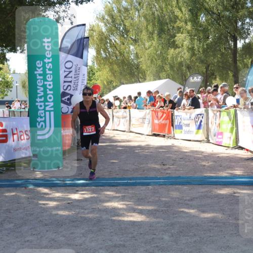 07.09.2025 - 19. Norderstedt Triathlon Zöllner http://msf.ph/oto/8782358 07.09.2025 13:00:13 Ziel 214, 696, 1213, 1327, 1343 meine-sportfotos.de