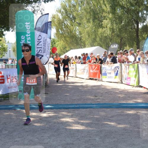 07.09.2025 - 19. Norderstedt Triathlon Zöllner http://msf.ph/oto/8782376 07.09.2025 13:00:14 Ziel 696, 1213, 1327, 1343 meine-sportfotos.de