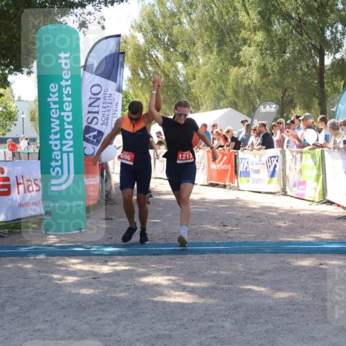 07.09.2025 - 19. Norderstedt Triathlon Zöllner http://msf.ph/oto/8782406 07.09.2025 13:00:17 Ziel 696, 1213, 1327 meine-sportfotos.de
