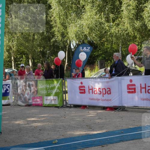 07.09.2025 - 19. Norderstedt Triathlon Zöllner http://msf.ph/oto/8782426 07.09.2025 11:04:19 Ziel 71, 92 meine-sportfotos.de