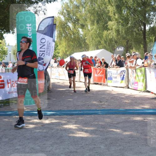 07.09.2025 - 19. Norderstedt Triathlon Zöllner http://msf.ph/oto/8782462 07.09.2025 13:00:28 Ziel 146, 830, 1370 meine-sportfotos.de