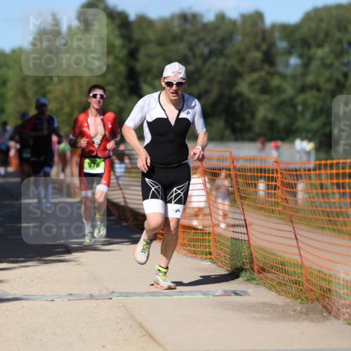 07.09.2025 - 19. Norderstedt Triathlon Michael Strokosch http://msf.ph/oto/8782485 07.09.2025 15:14:11 Laufen 361, 976 meine-sportfotos.de