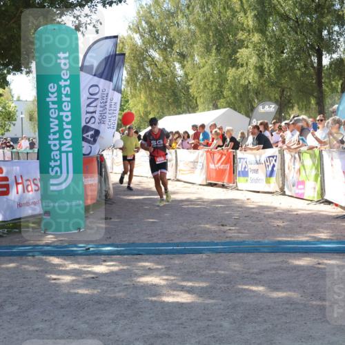 07.09.2025 - 19. Norderstedt Triathlon Zöllner http://msf.ph/oto/8782502 07.09.2025 13:00:43 Ziel 695, 1247 meine-sportfotos.de