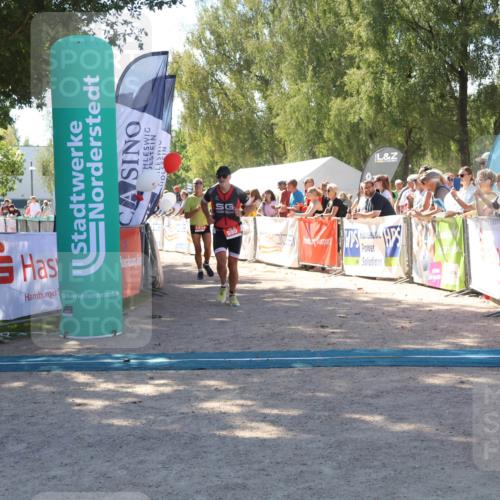 07.09.2025 - 19. Norderstedt Triathlon Zöllner http://msf.ph/oto/8782509 07.09.2025 13:00:44 Ziel 695, 1247 meine-sportfotos.de