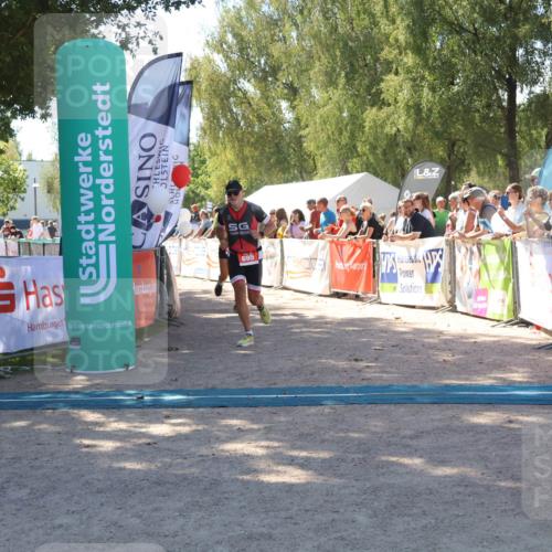 07.09.2025 - 19. Norderstedt Triathlon Zöllner http://msf.ph/oto/8782513 07.09.2025 13:00:44 Ziel 695, 1247 meine-sportfotos.de