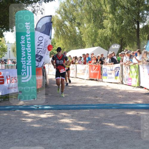 07.09.2025 - 19. Norderstedt Triathlon Zöllner http://msf.ph/oto/8782516 07.09.2025 13:00:45 Ziel 695, 1247 meine-sportfotos.de
