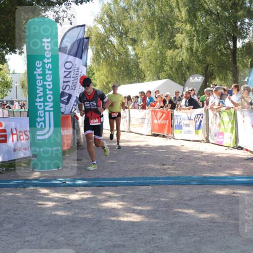 07.09.2025 - 19. Norderstedt Triathlon Zöllner http://msf.ph/oto/8782521 07.09.2025 13:00:45 Ziel 695, 1247 meine-sportfotos.de