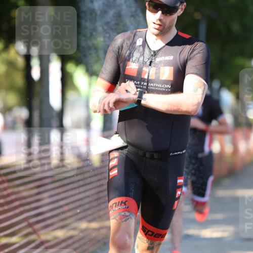 07.09.2025 - 19. Norderstedt Triathlon Michael Strokosch http://msf.ph/oto/8782535 07.09.2025 16:09:59 Laufen 521, 525, 546 meine-sportfotos.de