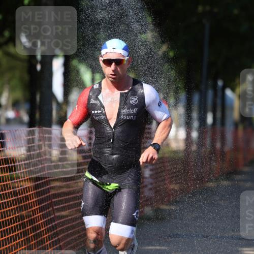 07.09.2025 - 19. Norderstedt Triathlon Michael Strokosch http://msf.ph/oto/8782538 07.09.2025 15:14:16 Laufen 361, 976 meine-sportfotos.de
