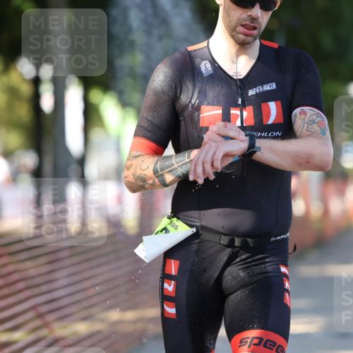 07.09.2025 - 19. Norderstedt Triathlon Michael Strokosch http://msf.ph/oto/8782540 07.09.2025 16:09:59 Laufen 521, 525, 546 meine-sportfotos.de