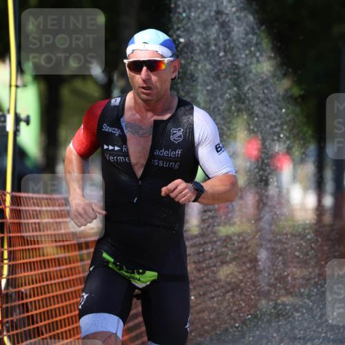 07.09.2025 - 19. Norderstedt Triathlon Michael Strokosch http://msf.ph/oto/8782547 07.09.2025 15:14:16 Laufen 361, 976 meine-sportfotos.de