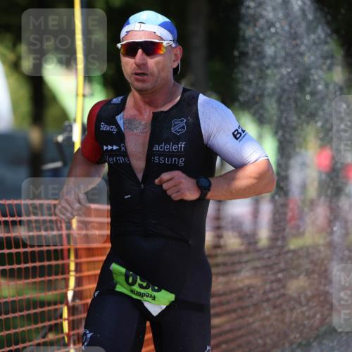 07.09.2025 - 19. Norderstedt Triathlon Michael Strokosch http://msf.ph/oto/8782551 07.09.2025 15:14:16 Laufen 361, 976 meine-sportfotos.de