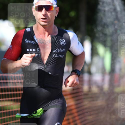 07.09.2025 - 19. Norderstedt Triathlon Michael Strokosch http://msf.ph/oto/8782556 07.09.2025 15:14:16 Laufen 361, 976 meine-sportfotos.de