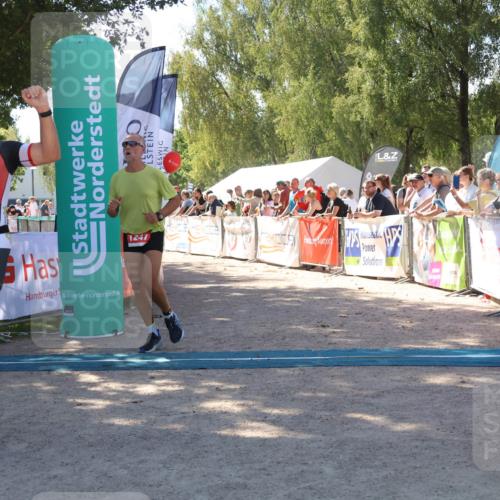 07.09.2025 - 19. Norderstedt Triathlon Zöllner http://msf.ph/oto/8782557 07.09.2025 13:00:47 Ziel 695, 1247 meine-sportfotos.de