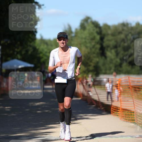 07.09.2025 - 19. Norderstedt Triathlon Michael Strokosch http://msf.ph/oto/8782604 07.09.2025 15:14:23 Laufen 1017, 1401 meine-sportfotos.de