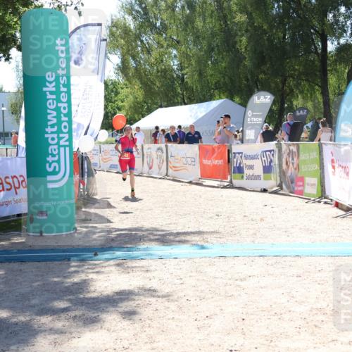 07.09.2025 - 19. Norderstedt Triathlon Zöllner http://msf.ph/oto/8782707 07.09.2025 14:21:25 Ziel 242 meine-sportfotos.de