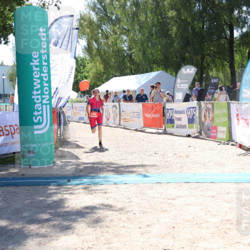 07.09.2025 - 19. Norderstedt Triathlon Zöllner http://msf.ph/oto/8782724 07.09.2025 14:21:26 Ziel 242 meine-sportfotos.de