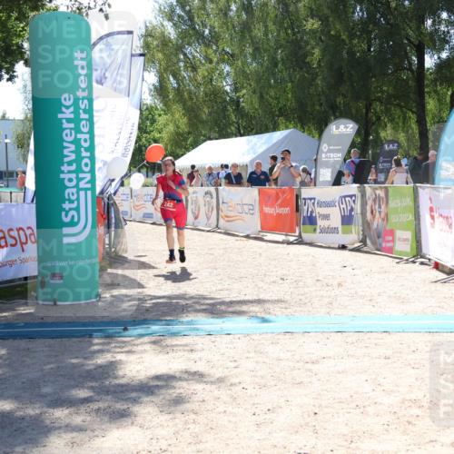 07.09.2025 - 19. Norderstedt Triathlon Zöllner http://msf.ph/oto/8782727 07.09.2025 14:21:26 Ziel 242 meine-sportfotos.de