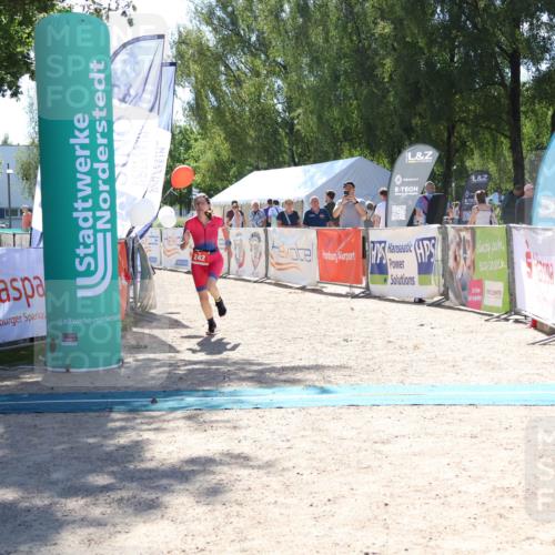 07.09.2025 - 19. Norderstedt Triathlon Zöllner http://msf.ph/oto/8782732 07.09.2025 14:21:26 Ziel 242 meine-sportfotos.de