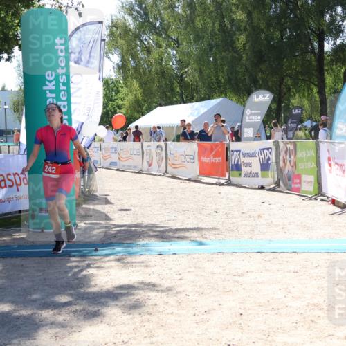 07.09.2025 - 19. Norderstedt Triathlon Zöllner http://msf.ph/oto/8782766 07.09.2025 14:21:28 Ziel 242 meine-sportfotos.de