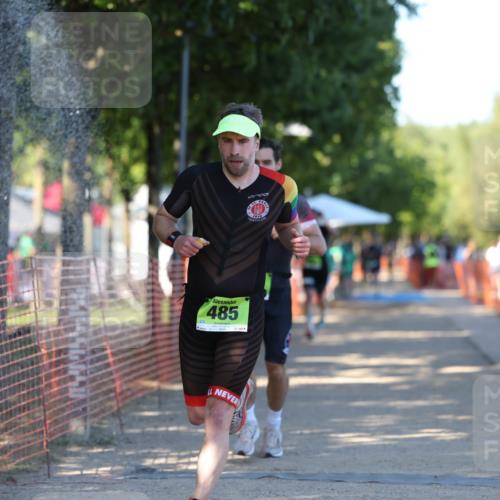 07.09.2025 - 19. Norderstedt Triathlon Michael Strokosch http://msf.ph/oto/8782769 07.09.2025 16:10:42 Laufen 448, 460, 485, 490, 1071 meine-sportfotos.de