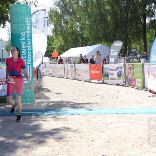 07.09.2025 - 19. Norderstedt Triathlon Zöllner http://msf.ph/oto/8782775 07.09.2025 14:21:28 Ziel 242 meine-sportfotos.de