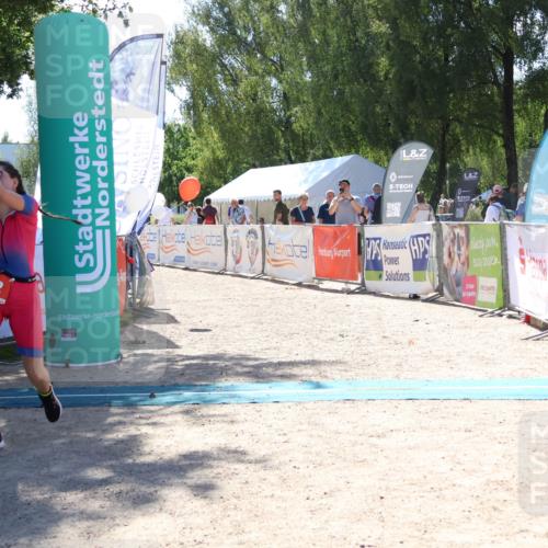 07.09.2025 - 19. Norderstedt Triathlon Zöllner http://msf.ph/oto/8782779 07.09.2025 14:21:28 Ziel 242 meine-sportfotos.de