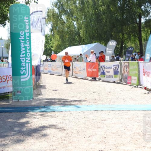 07.09.2025 - 19. Norderstedt Triathlon Zöllner http://msf.ph/oto/8782800 07.09.2025 14:26:15 Ziel 1304 meine-sportfotos.de