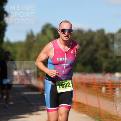 07.09.2025 - 19. Norderstedt Triathlon Michael Strokosch http://msf.ph/oto/8782816 07.09.2025 15:15:26 Laufen 981, 1022, 1459 meine-sportfotos.de