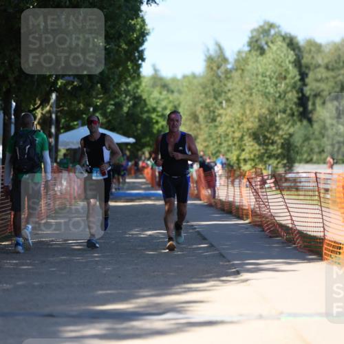 07.09.2025 - 19. Norderstedt Triathlon Michael Strokosch http://msf.ph/oto/8782842 07.09.2025 15:15:36 Laufen 400, 1471 meine-sportfotos.de