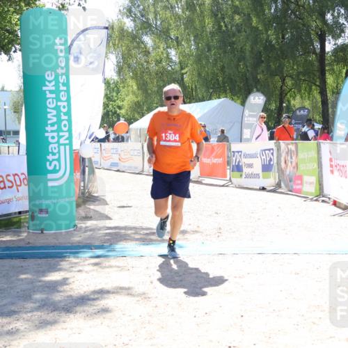 07.09.2025 - 19. Norderstedt Triathlon Zöllner http://msf.ph/oto/8782845 07.09.2025 14:26:19 Ziel 1304 meine-sportfotos.de