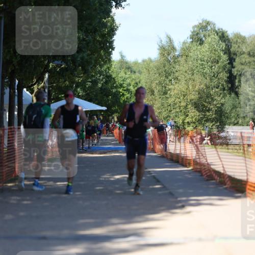 07.09.2025 - 19. Norderstedt Triathlon Michael Strokosch http://msf.ph/oto/8782860 07.09.2025 15:15:37 Laufen 400, 1471 meine-sportfotos.de