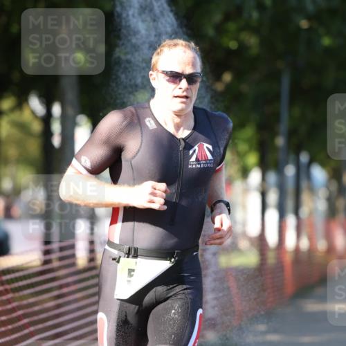 07.09.2025 - 19. Norderstedt Triathlon Michael Strokosch http://msf.ph/oto/8782925 07.09.2025 16:11:01 Laufen 547, 548 meine-sportfotos.de