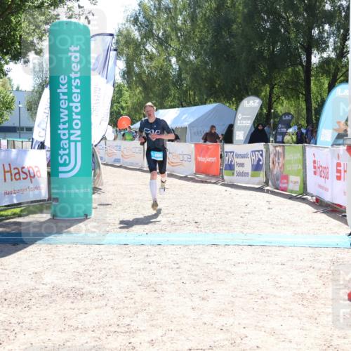 07.09.2025 - 19. Norderstedt Triathlon Zöllner http://msf.ph/oto/8782937 07.09.2025 15:02:07 Ziel 1468 meine-sportfotos.de