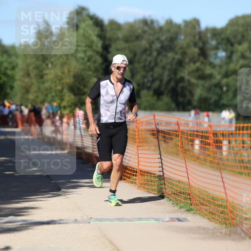 07.09.2025 - 19. Norderstedt Triathlon Michael Strokosch http://msf.ph/oto/8782938 07.09.2025 15:15:52 Laufen 964 meine-sportfotos.de