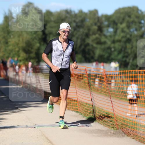 07.09.2025 - 19. Norderstedt Triathlon Michael Strokosch http://msf.ph/oto/8782961 07.09.2025 15:15:53 Laufen 964 meine-sportfotos.de