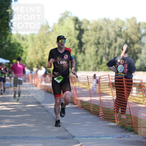 07.09.2025 - 19. Norderstedt Triathlon Michael Strokosch http://msf.ph/oto/8783001 07.09.2025 16:11:14 Laufen 491, 950 meine-sportfotos.de