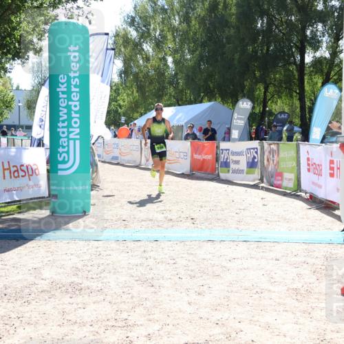 07.09.2025 - 19. Norderstedt Triathlon Zöllner http://msf.ph/oto/8783019 07.09.2025 15:02:50 Ziel 996 meine-sportfotos.de