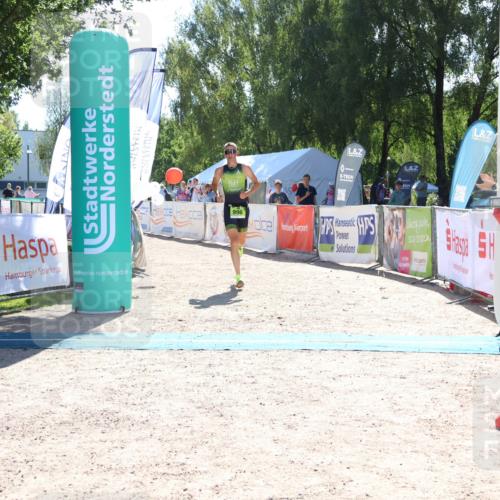 07.09.2025 - 19. Norderstedt Triathlon Zöllner http://msf.ph/oto/8783024 07.09.2025 15:02:51 Ziel 996 meine-sportfotos.de